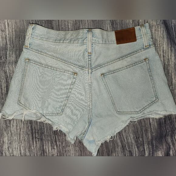 J. Crew Relaxed Denim Short In Waterside Wash Size 27‎ - Picture 5 of 11